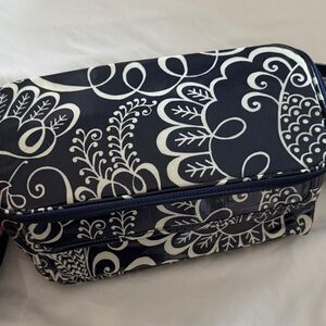 Vera Bradley RARE Navy Blue and White Floral insulated bag. Like new!